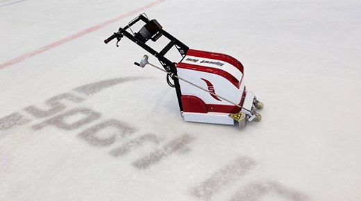 世界上第一台锂离子打边机在运动冰比赛中脱颖而出